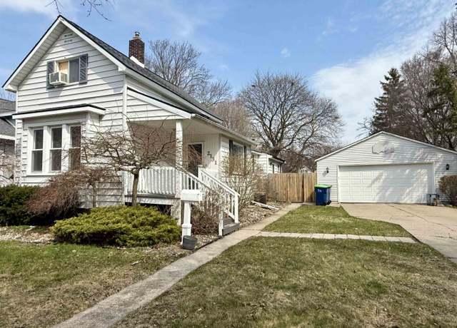 Property at 2131 3rd St, Bay City, MI 48708, 3 beds, 1 bath