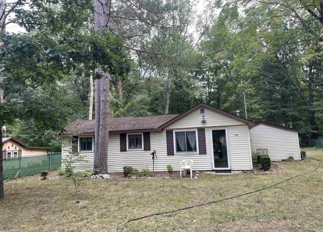 Property at 202 Hunters Dr, Lake, MI 48632, 2 beds, 1 bath