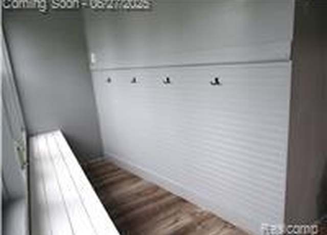Property at 11306 West St, Grand Blanc, MI 48439 1237, 3 beds, 2 baths