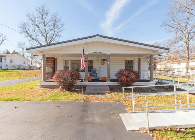 Property at 1400 Longfellow St, Jackson, MI 49202, 2 beds, 1.5 baths