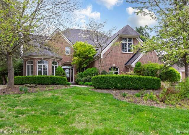 Property at 685 Dornoch Dr, Ann Arbor, MI 48103 9044, 5 beds, 4.5 baths