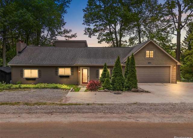 Property at 1030 FOREST LAKE Blvd, Lake Orion, MI 48362 1828, 4 beds, 2 baths