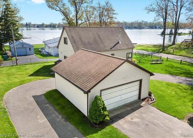 Property at 1645 Grinshaw St, Commerce, MI 48382 4743, 3 beds, 2 baths