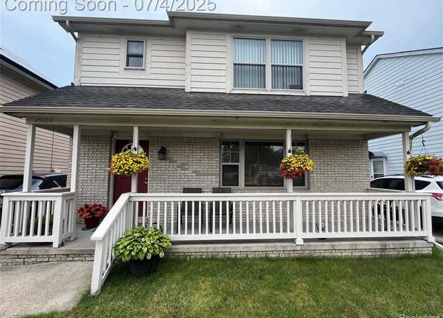 Property at 19754 E 14 Mile Rd, Roseville, MI 48066 1165, 4 beds, 2.5 baths