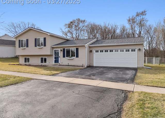 Property at 77 Coyote Ct, Pinckney, MI 48169 8020, 3 beds, 2 baths