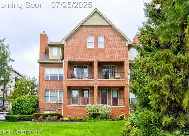 Property at 1450 S Main St, Royal Oak, MI 48067 3249, 3 beds, 2 baths