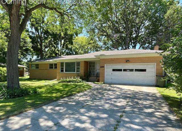 Property at 38159 S Julian St, Clinton Township, MI 48036 2142, 3 beds, 1.5 baths