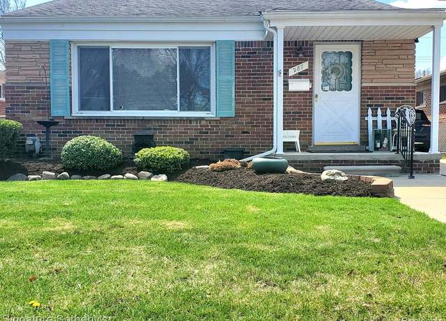 Property at 287 Leroy Ave, Clawson, MI 48017, 3 beds, 2 baths