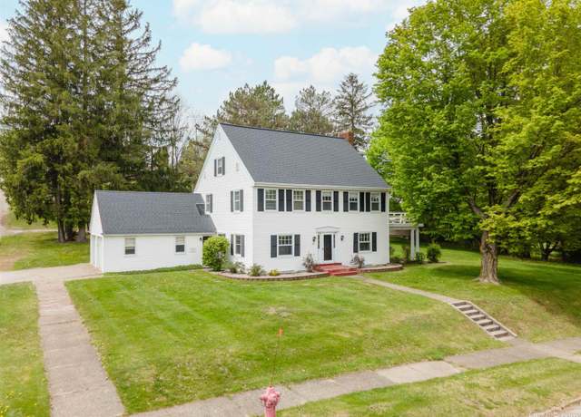 Property at 203 N Eighth Ave, Iron River, MI 49935, 4 beds, 1.5 baths