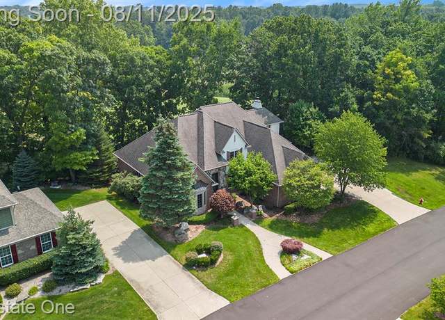Property at 271 Greenan Ln, Lake Orion, MI 48362 2173, 4 beds, 4.5 baths