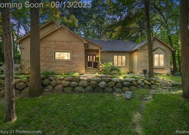 Property at 3650 Lakeview Dr, Ortonville, MI 48462 9167, 3 beds, 2.5 baths