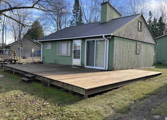 Property at 1731 Riverside Dr, Gladwin, MI 48624, 2 beds, 1 bath