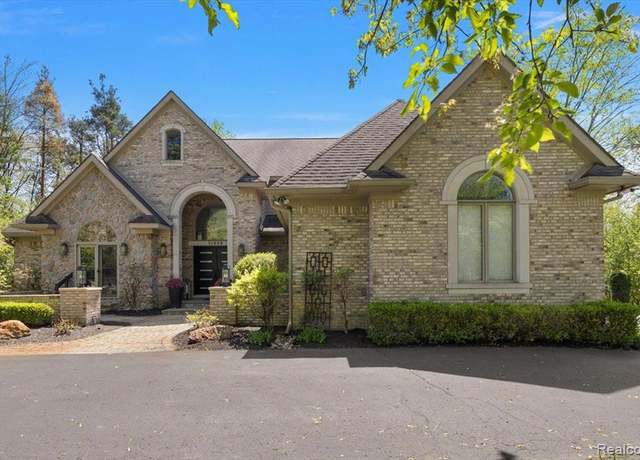Property at 31080 Lucerne Dr, Franklin, MI 48025 1238, 3 beds, 3.5 baths