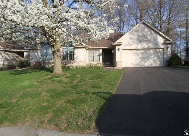 Property at 910 Hickory Creek Dr, Temperance, MI 48182, 3 beds, 2 baths