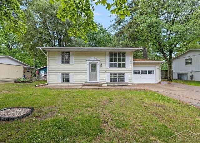 Property at 3119 Avon St, Midland, MI 48640, 4 beds, 1.5 baths