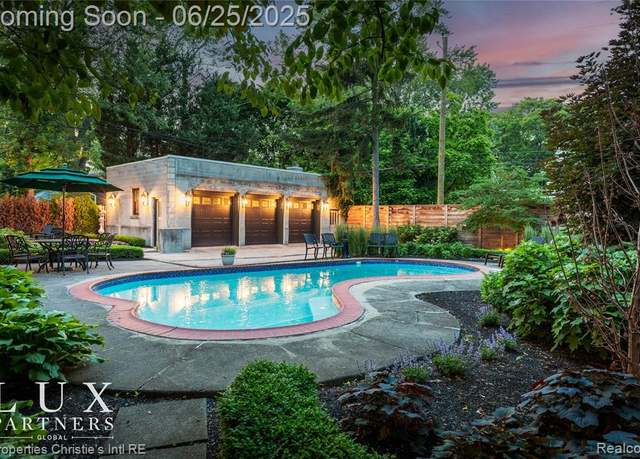 Property at 2150 Iroquois St, Detroit, MI 48201 2720, 6 beds, 4.5 baths