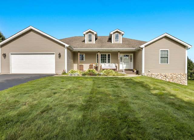 Property at 750 Jayrogers Ct, Traverse City, MI 49696, 5 beds, 3 baths