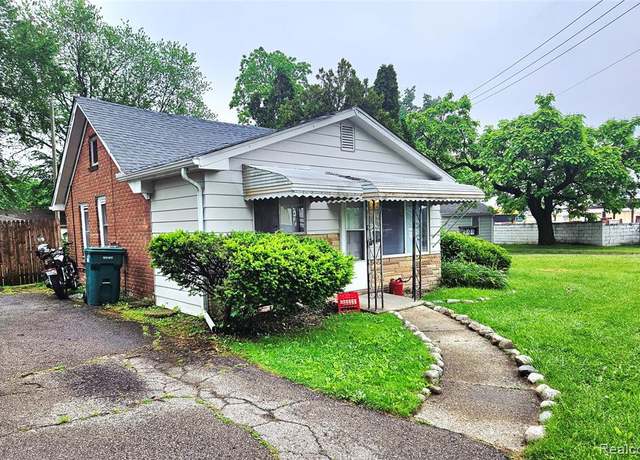 Property at 22100 Hawthorne St, Rochester, MI 48336 4374, 4 baths