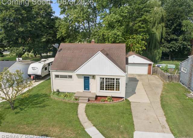 Property at 709 Elmwood Dr, Fenton, MI 48430 1477, 3 beds, 1 bath