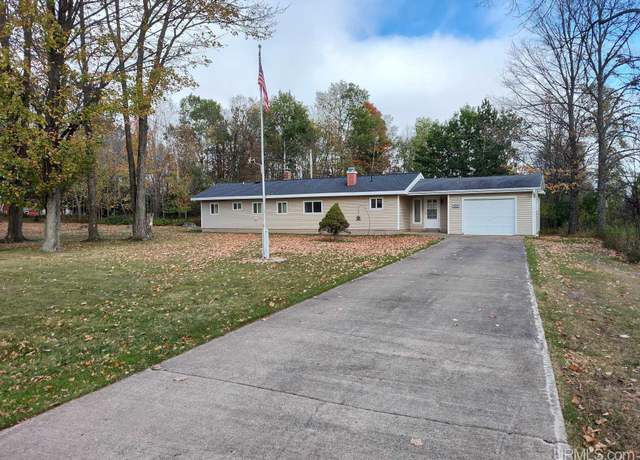 Property at 1900 Pisoni St, Iron River, MI 49935, 2 beds, 1.5 baths