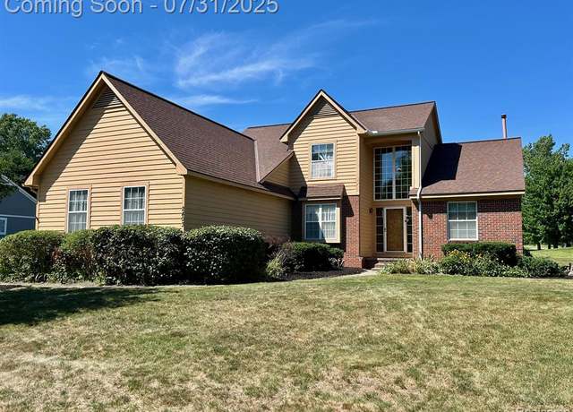 Property at 2403 Sandlewood Dr, White Lake, MI 48383 3933, 3 beds, 2.5 baths