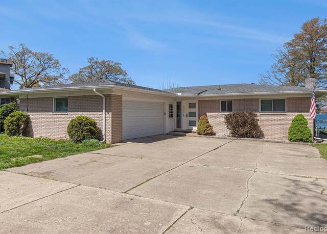 Property at 7262 HATCHERY Rd, Waterford, MI 48327 1016, 3 beds, 2.5 baths