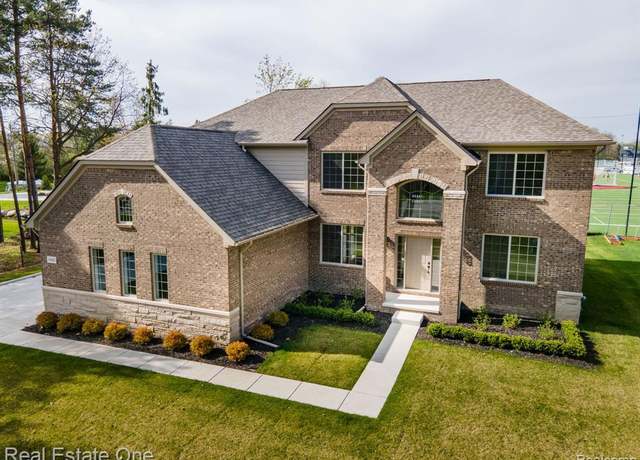 Property at 1685 E WATTLES Rd, Troy, MI 48085 5064, 4 beds, 3 baths