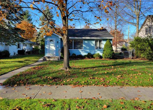 Property at 414 Davis St Lot : 159, Traverse City, MI 49686, 4 beds, 1.5 baths