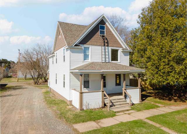 Property at 812 W Cayuga St, Iron River, MI 49935, 4 beds, 2 baths