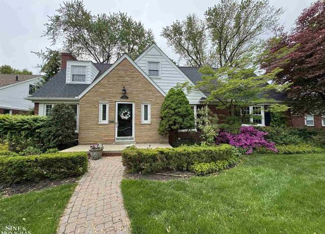 Property at 1427 N Renaud Rd, Grosse Pointe Woods, MI 48236, 3 beds, 3 baths