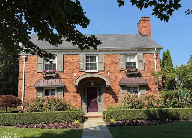 Property at 38 Newberry Pl, Grosse Pointe Farms, MI 48236, 3 beds, 2.5 baths