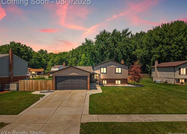 Property at 32977 Redbud Pkwy, New Baltimore, MI 48047 1467, 3 beds, 1.5 baths