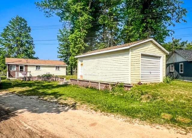 Property at 2657 Oak St, Harrison, MI 48625, 2 beds, 1 bath