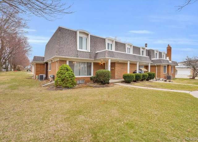 Property at 32806 BARCLAY Sq, Warren, MI 48093 1125, 3 beds, 2.5 baths