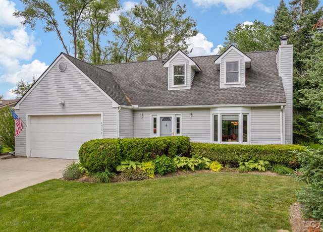 Property at 1377 Maplewood Dr St, Saline, MI 48176, 3 beds, 2.5 baths