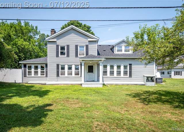 Property at 2218 Wixom Rd, Commerce, MI 48382 2035, 6 beds, 3 baths