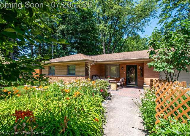 Property at 18761 McKinnon St, Roseville, MI 48066 1233, 3 beds, 1 bath