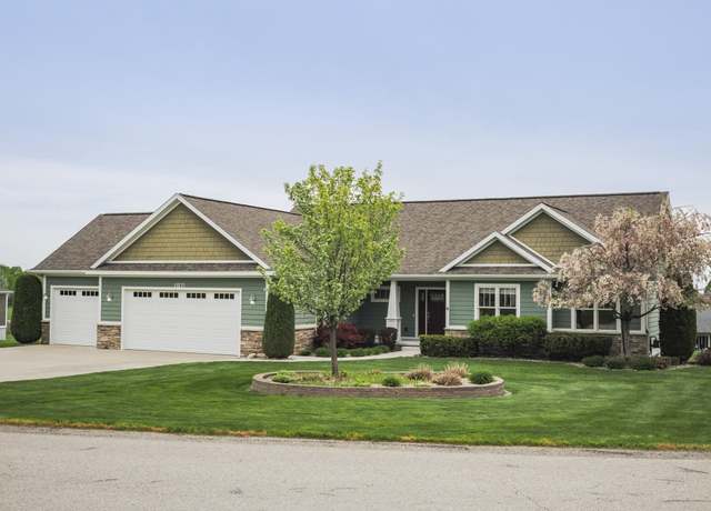 Property at 5199 Stonefield Dr #13, Traverse City, MI 49684, 4 beds, 3.5 baths