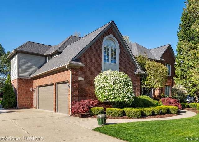 Property at 13307 TOWERING OAKS Dr, Shelby Twp, MI 48315 1327, 4 beds, 4.5 baths