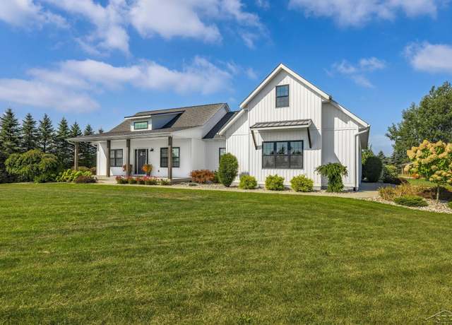 Property at 5353 N Graham Rd, Freeland, MI 48623, 4 beds, 3.5 baths