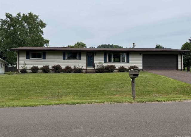 Property at 804 E Silver St, Bessemer, MI 49911, 3 beds, 1 bath