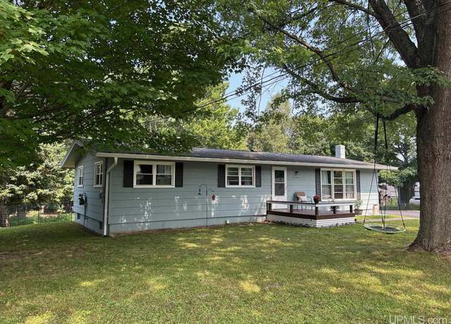 Property at 2242 Huron St, Marquette, MI 49855, 3 beds, 1.5 baths