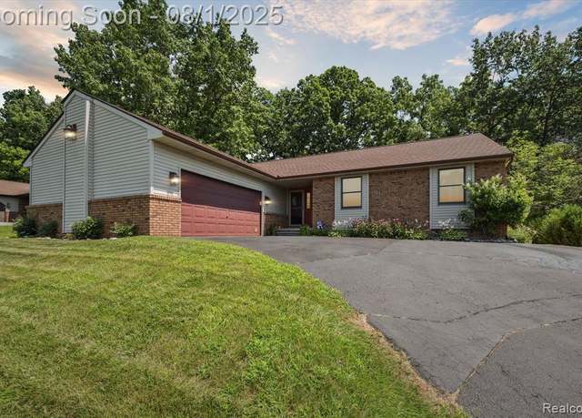 Property at 30924 Bramley Cir, New Hudson, MI 48165 9645, 3 beds, 2 baths