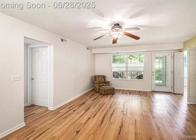 Property at 618 Curzon Ct #103, Howell, MI 48843 4178, 2 beds, 2 baths