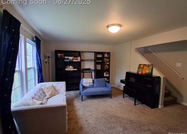 Property at 155 Cascade Ln, Waterford, MI 48327 3874, 4 beds, 2.5 baths