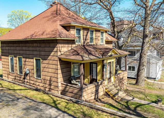 Property at 212 East St, Houghton, MI 49931, 5 beds, 2 baths
