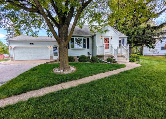 Property at 1725 Midland Rd, Bay City, MI 48706, 3 beds, 2 baths