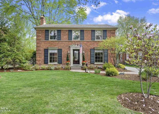 Property at 838 Lakeland St, Grosse Pointe, MI 48230, 3 beds, 2.5 baths