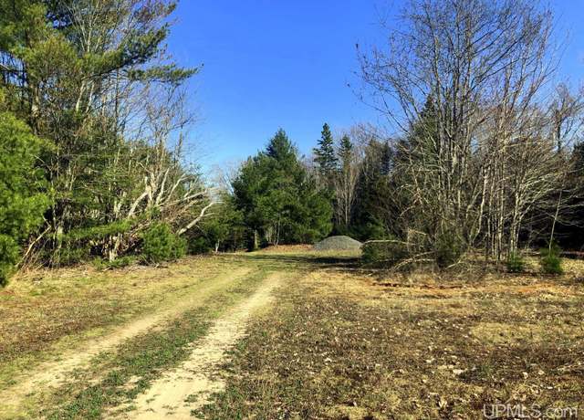 Property at 330 Green Garden Rd, Marquette, MI 49855
