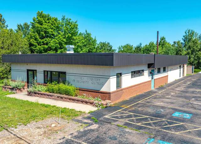 Property at 904 W Sharon Ave, Houghton, MI 49931
